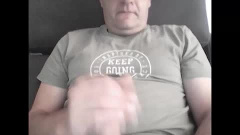 Snapshot of konsty17 chatting on December 10, 2:46 am konsty17 online show from December 10, 2:46 am