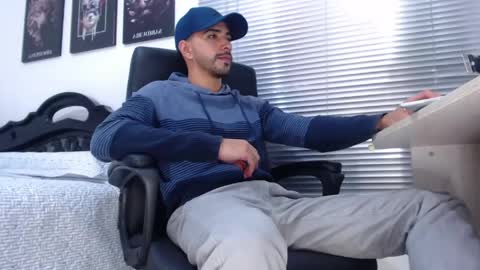 kratoswolf online show from April 16, 10:23 pm