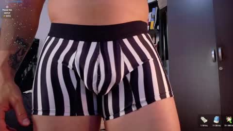 Kroy Wood online show from July 8, 2:54 pm