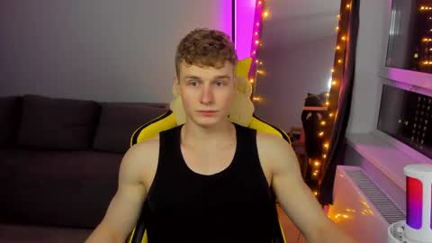 kurt_hanssen online show from March 17, 7:38 pm