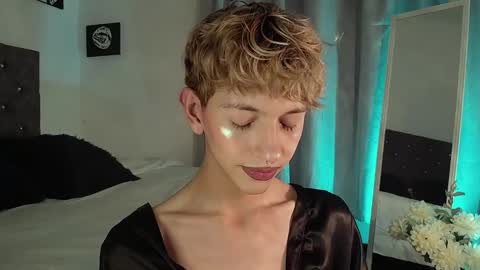 Kyle Cooper online show from December 25, 12:16 am