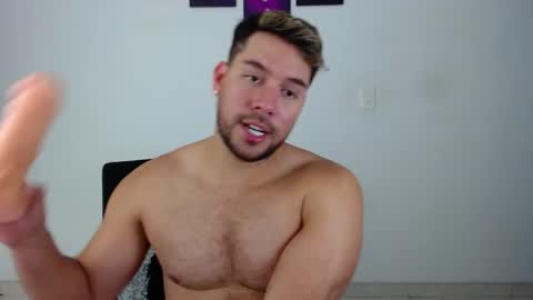 Snapshot of kyle_wilson_ chatting on October 11, 5:00 am Kyle Wilson   Follow me online show from October 11, 5:00 am