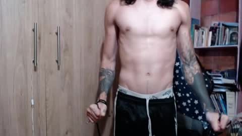 kyleer77 online show from October 13, 9:43 pm