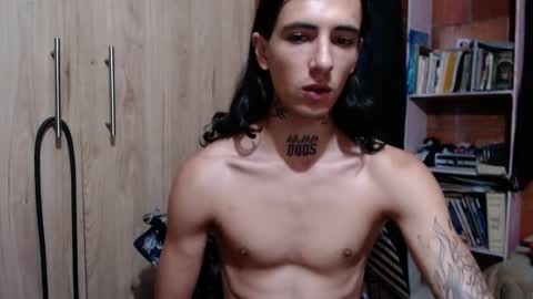 kyleer77 online show from October 14, 9:44 pm