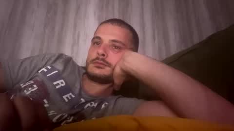 kyravee online show from April 23, 8:33 pm