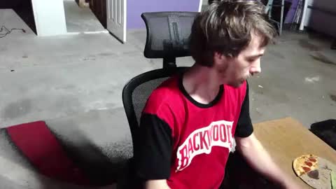 l1v1nth3dr3am online show from March 9, 5:23 am