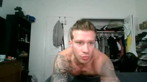 Snapshot of lacrioxcum18 chatting on January 1, 5:22 pm lacrioxcum18 online show from January 1, 5:22 pm
