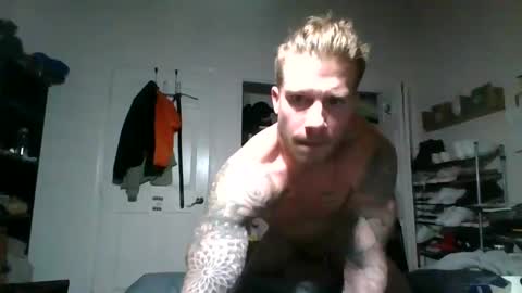 Snapshot of lacrioxcum18 chatting on February 17, 5:04 am lacrioxcum18 online show from February 17, 5:04 am