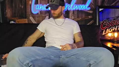 Snapshot of lancehardwood222 chatting on March 9, 2:07 am LANCE online show from March 9, 2:07 am