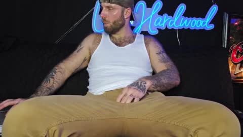 Snapshot of lancehardwood222 chatting on December 22, 2:49 am LANCE online show from December 22, 2:49 am