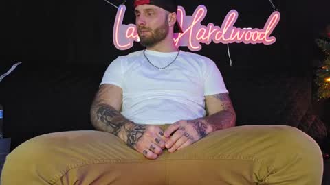 Snapshot of lancehardwood222 chatting on December 7, 1:48 am LANCE online show from December 7, 1:48 am