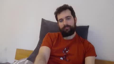 laraaan online show from February 21, 3:57 pm