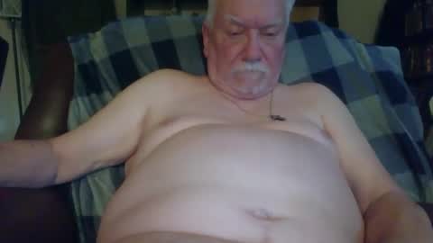 Snapshot of larryw01 chatting on October 8, 1:48 pm larryw01 online show from October 8, 1:48 pm