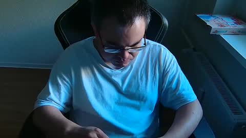 latexboy893 online show from June 1, 12:49 pm