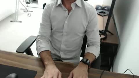 Snapshot of latexdave84 chatting on October 15, 10:45 am latexdave84 online show from October 15, 10:45 am