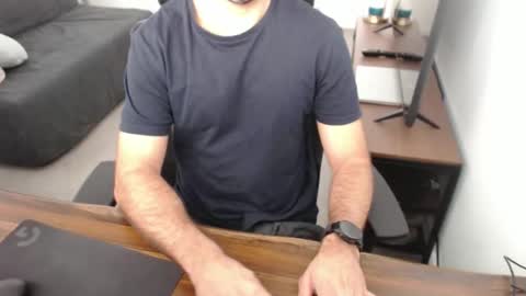 latexdave84 online show from November 9, 4:49 am