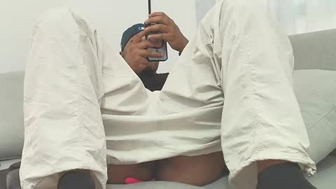 latinbbc_00 online show from March 1, 7:15 pm