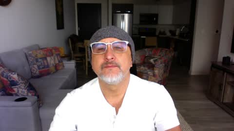 QS - INDEPENDENT MODEL online show from January 26, 5:34 pm