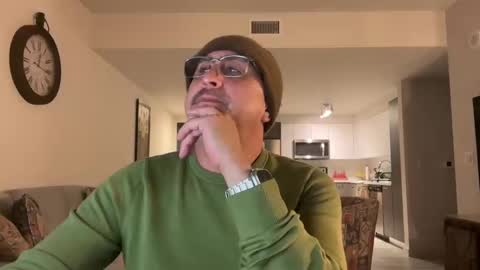 QS - INDEPENDENT MODEL online show from March 11, 5:16 am