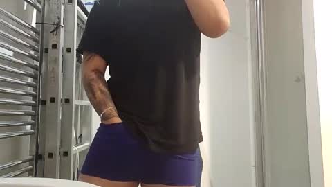 Snapshot of latino8484 chatting on January 28, 7:22 am latino8484 online show from January 28, 7:22 am