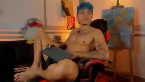 latino_boysmiles online show from March 27, 4:41 pm