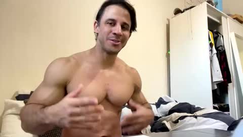 latino_rodri online show from April 24, 3:25 pm