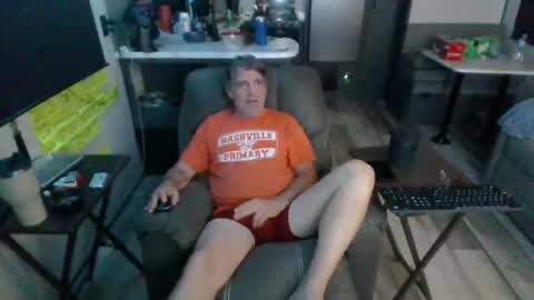 latniter online show from October 21, 3:53 am