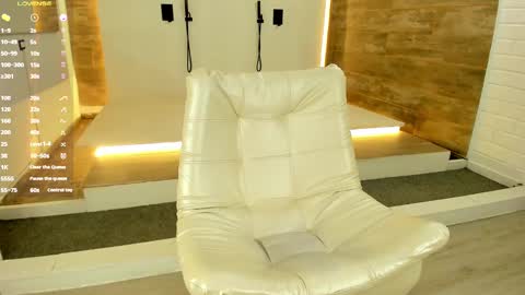 LEANDRO online show from December 6, 1:44 pm