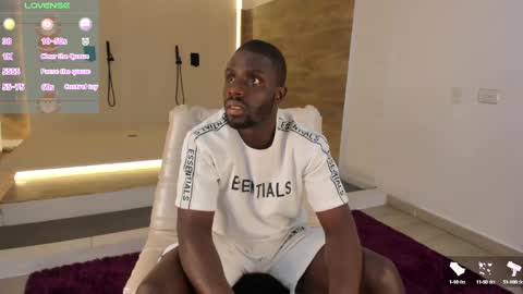 LEANDRO online show from December 15, 11:55 am