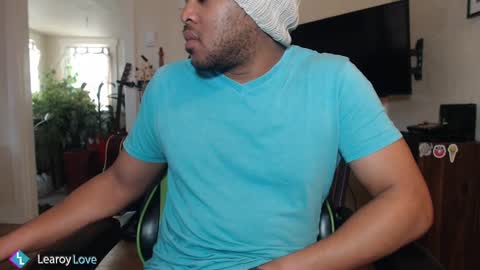 Learoy online show from February 24, 6:15 pm