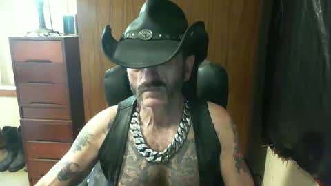 leathergreaser online show from November 29, 11:29 pm