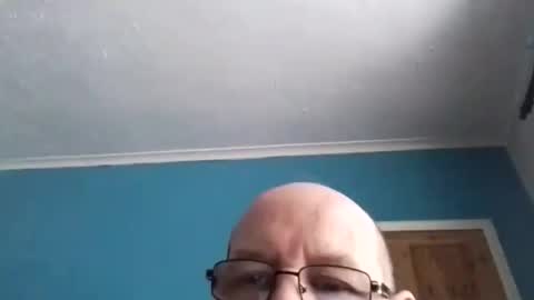 leatherpants68 online show from October 3, 7:02 am