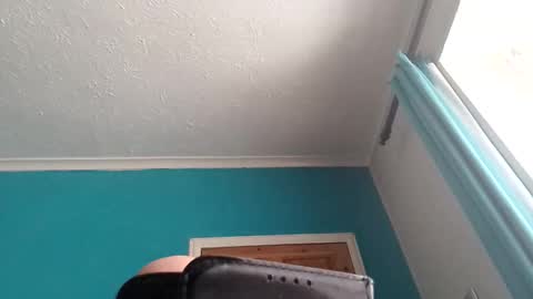 leatherpants68 online show from March 25, 8:40 am