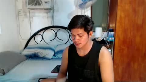 lee_jay2 online show from December 4, 8:34 am