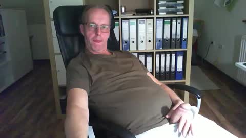 Snapshot of lefti27 chatting on October 22, 5:49 pm Dave online show from October 22, 5:49 pm