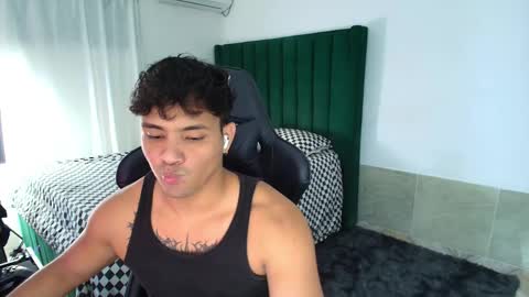  Lei  online show from February 12, 6:08 am