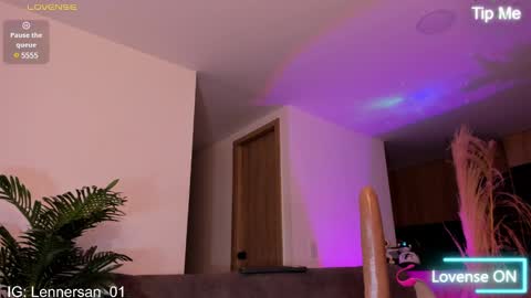 Lenner INDEPENDENT MODEL online show from March 4, 9:07 am