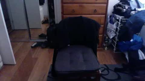 Snapshot of lennyfife chatting on October 17, 5:11 am Pussylicker online show from October 17, 5:11 am