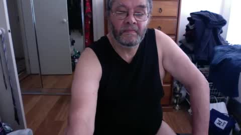 Snapshot of lennyfife chatting on December 27, 5:52 am Pussylicker online show from December 27, 5:52 am
