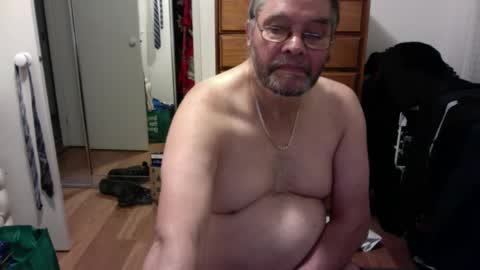 Snapshot of lennyfife chatting on December 9, 11:04 am Pussylicker online show from December 9, 11:04 am