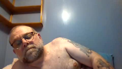 Snapshot of leo71313 chatting on October 20, 12:03 am leo71313 online show from October 20, 12:03 am