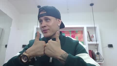 Yesid online show from February 8, 2:16 pm