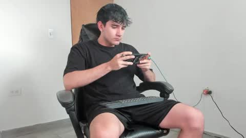 Leo Jones online show from March 29, 9:15 pm