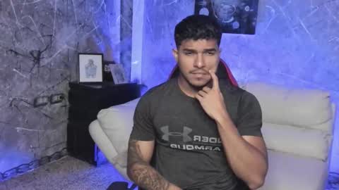 Leo independent model online show from November 11, 12:37 am