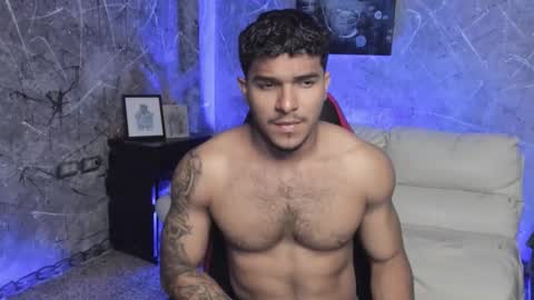 Snapshot of leo_taro chatting on October 17, 11:09 pm Leo independent model online show from October 17, 11:09 pm