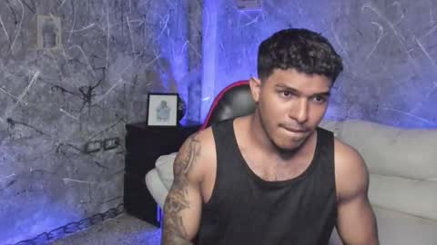 Snapshot of leo_taro chatting on September 23, 4:01 am Leo independent model online show from September 23, 4:01 am