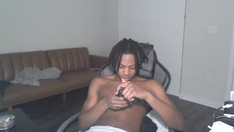Snapshot of leomalonee chatting on January 28, 11:50 pm LeoMalonee online show from January 28, 11:50 pm
