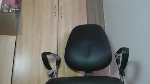 iam leonal online show from December 1, 6:00 pm