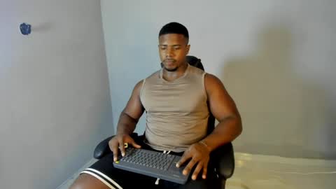 Leandro jones online show from May 31, 2:23 am