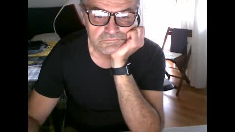 Snapshot of leonida62 chatting on October 30, 8:38 am leonida62 online show from October 30, 8:38 am